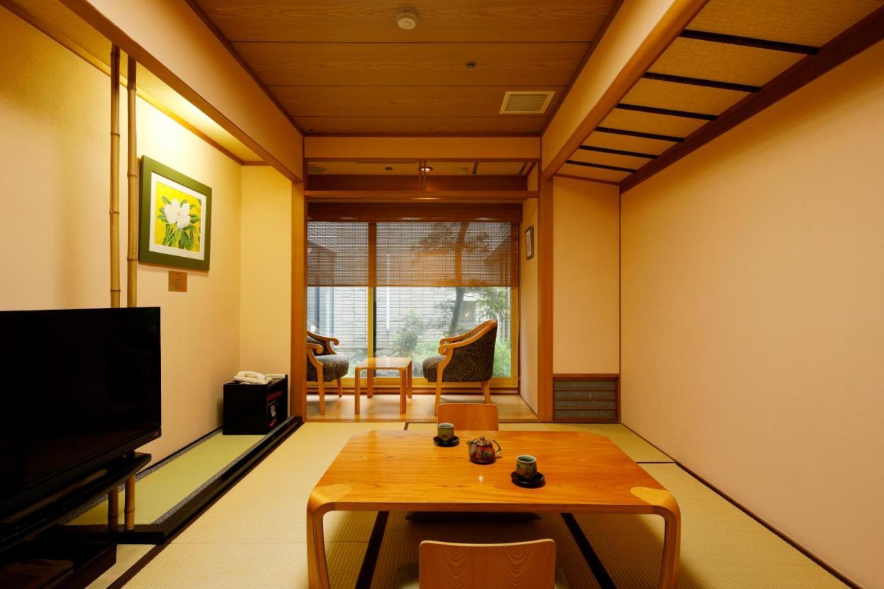Kanazawa Hakuchoro Hotel Sanraku -Natural Hot Spring- Екстериор снимка A traditional Japanese room