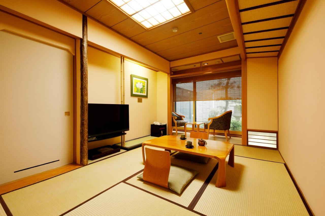 Kanazawa Hakuchoro Hotel Sanraku -Natural Hot Spring- Екстериор снимка